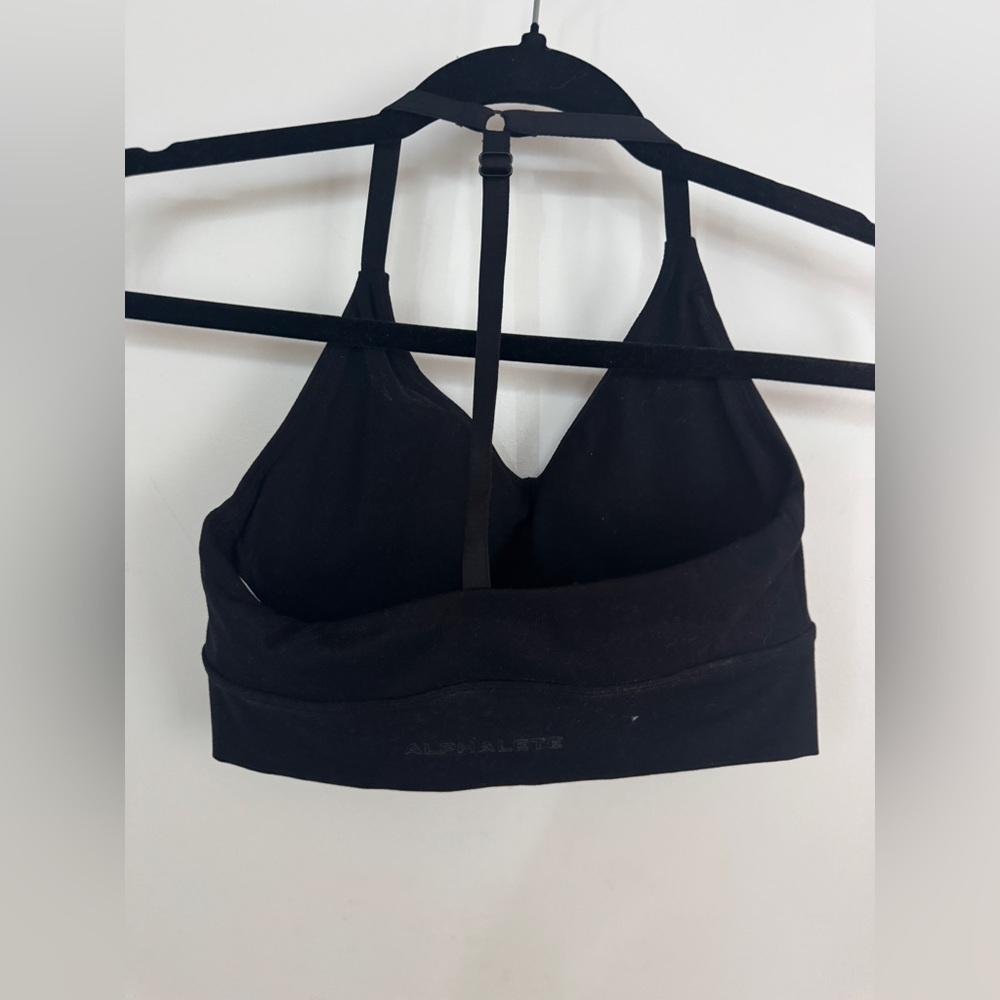 Alphalete Black Sports Bra with Adjustable Straps and Elastic Band